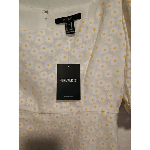 Forever21 White Yellow Daisy Puff Sleeve Dress NWT M Babydoll‎ Barbie Prairie - Picture 7 of 10
